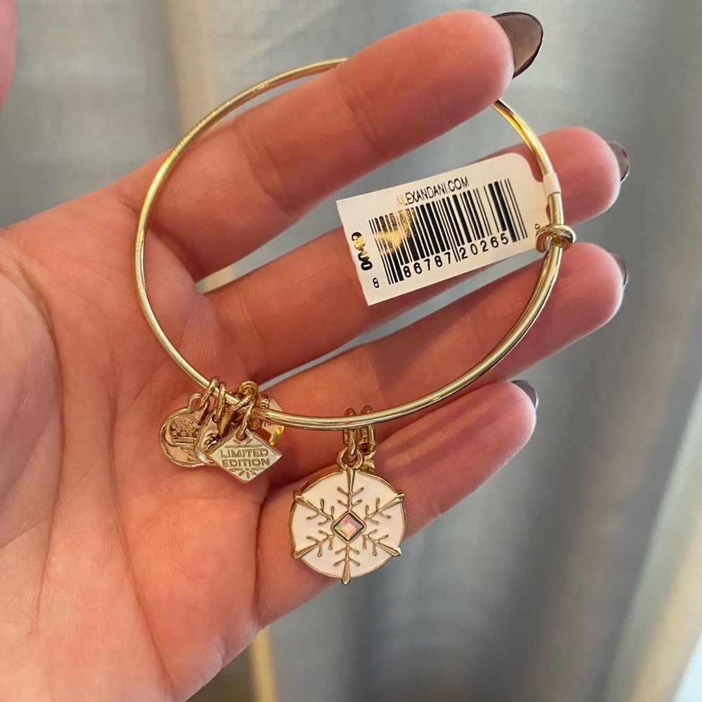 NWT Limited Edition Alex and Ani Snowflake bracelet in Gold